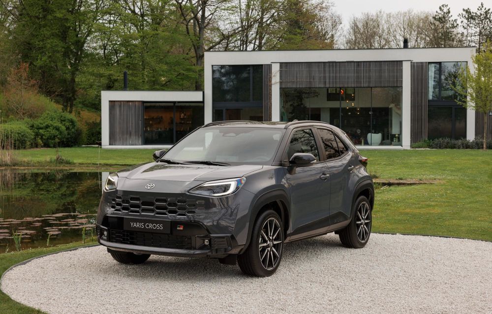 Noua Toyota Yaris Cross facelift: design revizuit și culori noi - Poza 24