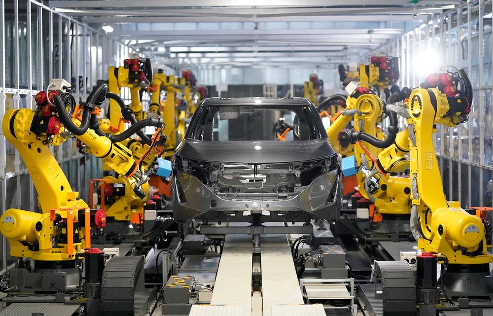 Nissan: imagine teaser cu două concepte noi - Poza 2