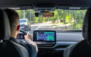 (P) Navigații auto dedicate vs universale: diferențe pe care trebuie să le știi