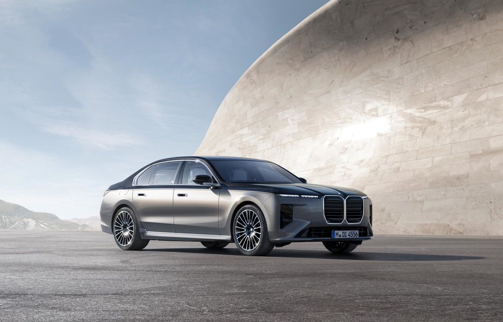 Noul BMW Seria 7 facelift: ecran pentru pasager și 727 km autonomie pentru versiunea electrică - Poza 3
