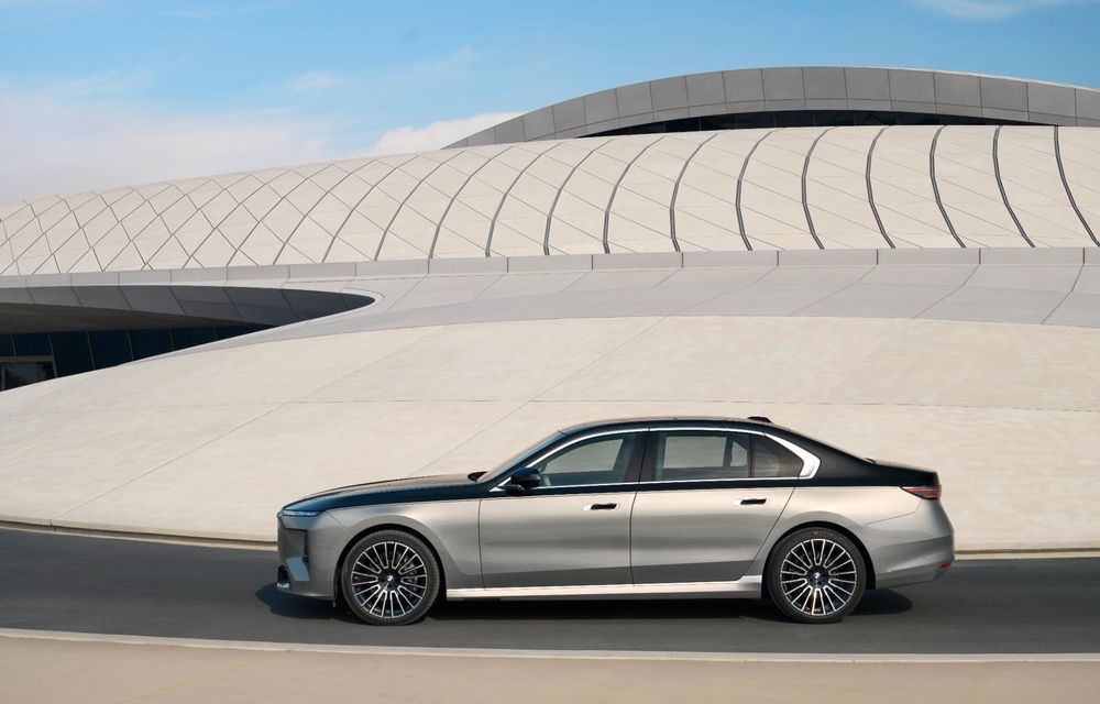 Noul BMW Seria 7 facelift: ecran pentru pasager și 727 km autonomie pentru versiunea electrică - Poza 5
