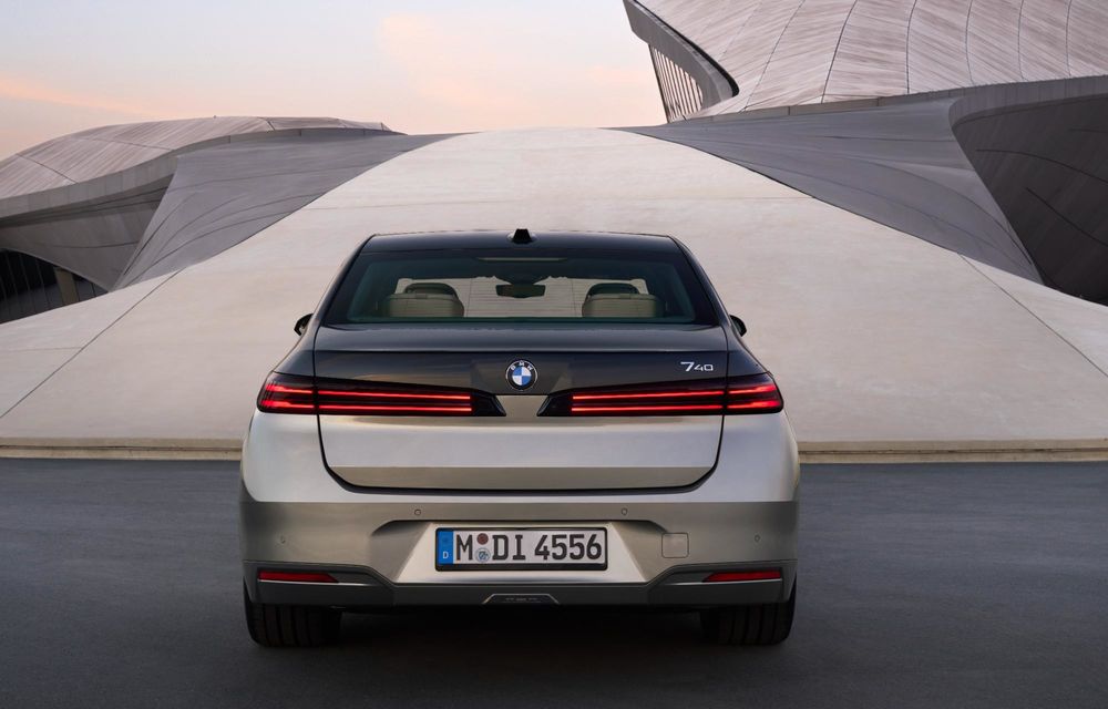 Noul BMW Seria 7 facelift: ecran pentru pasager și 727 km autonomie pentru versiunea electrică - Poza 7