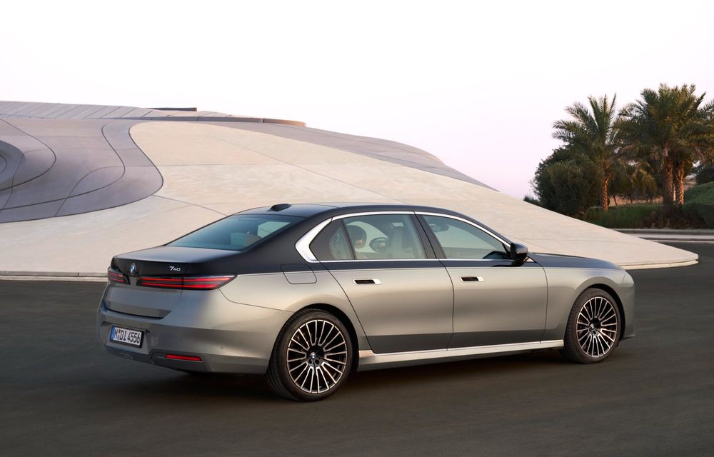 Noul BMW Seria 7 facelift: ecran pentru pasager și 727 km autonomie pentru versiunea electrică - Poza 8