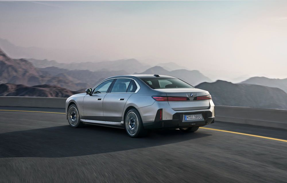 Noul BMW Seria 7 facelift: ecran pentru pasager și 727 km autonomie pentru versiunea electrică - Poza 14