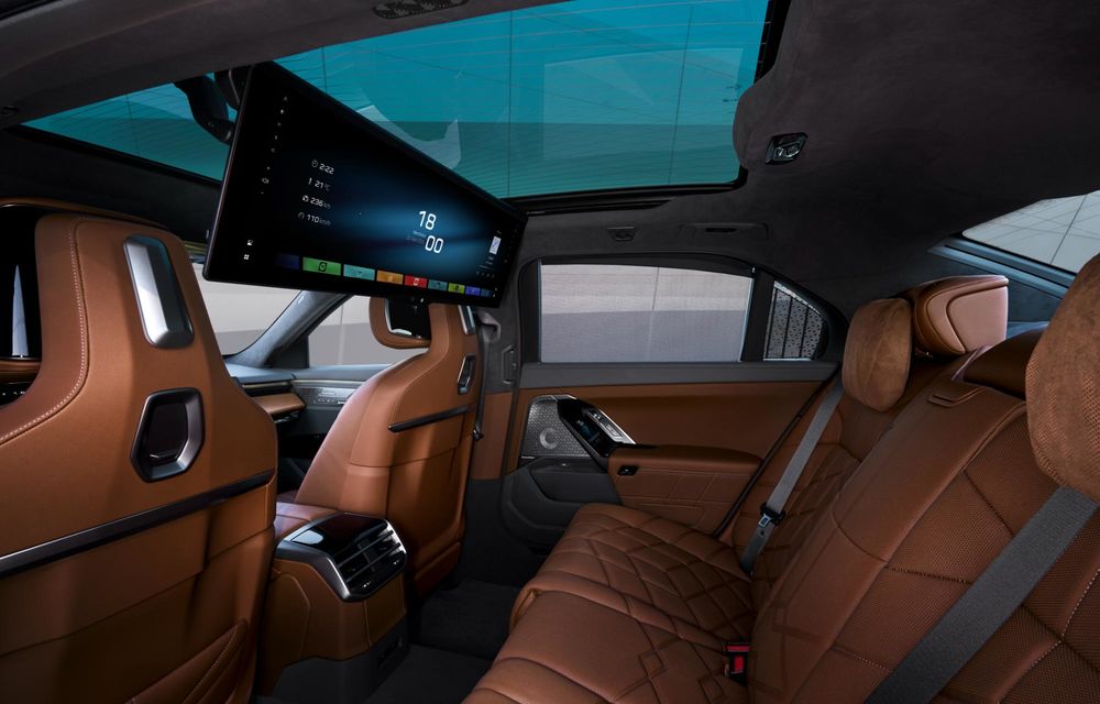 Noul BMW Seria 7 facelift: ecran pentru pasager și 727 km autonomie pentru versiunea electrică - Poza 25