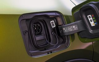 Vânzări mașini noi în Europa: creștere de 41% a mașinilor electrice în luna martie