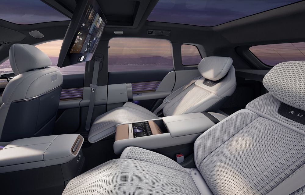 Ce mai debutează în alte părți: noul AUDI E7X, SUV electric pentru China cu 680 CP - Poza 9