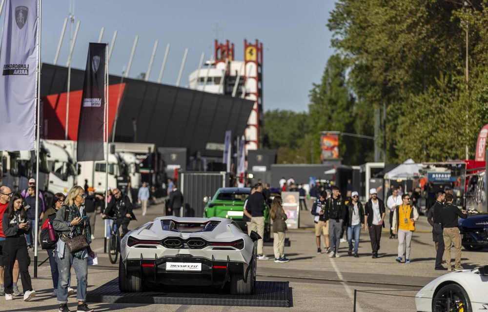 Lamborghini la aniversare: marca italiană împlinește 63 de ani - Poza 2