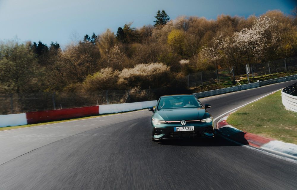 VW Golf GTI Edition 50, cea mai rapidă mașină cu tracțiune față pe Nurburgring - Poza 3