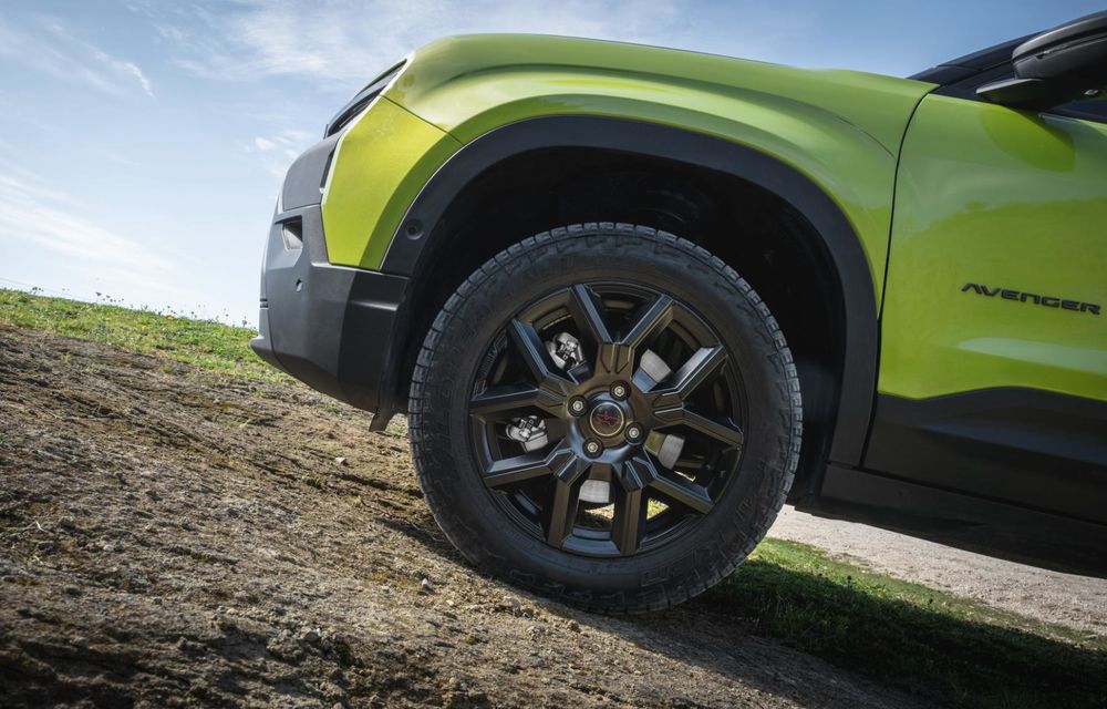 Noul Jeep Avenger facelift: design revizuit și motorizare nouă - Poza 54