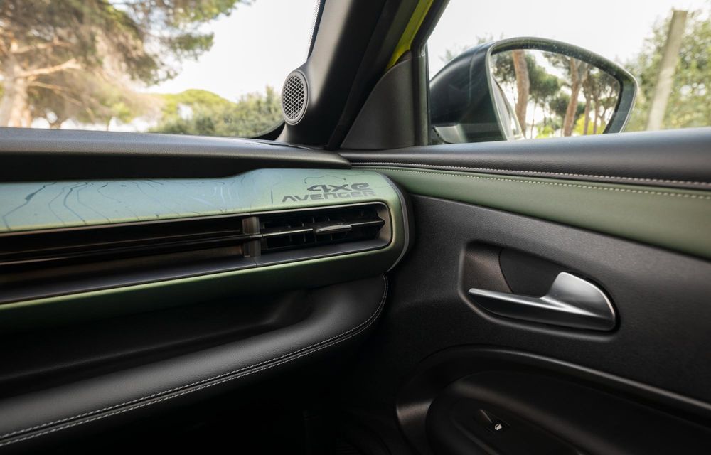 Noul Jeep Avenger facelift: design revizuit și motorizare nouă - Poza 65