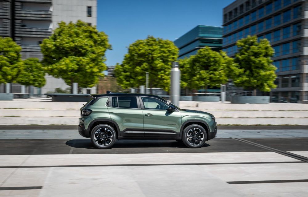 Noul Jeep Avenger facelift: design revizuit și motorizare nouă - Poza 7