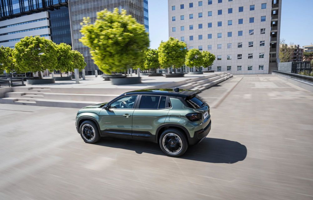 Noul Jeep Avenger facelift: design revizuit și motorizare nouă - Poza 10