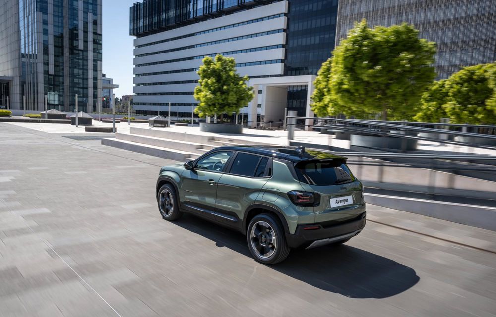 Noul Jeep Avenger facelift: design revizuit și motorizare nouă - Poza 11