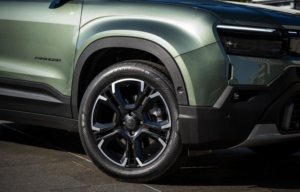 Noul Jeep Avenger facelift: design revizuit și motorizare nouă - Poza 17