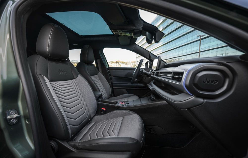 Noul Jeep Avenger facelift: design revizuit și motorizare nouă - Poza 28