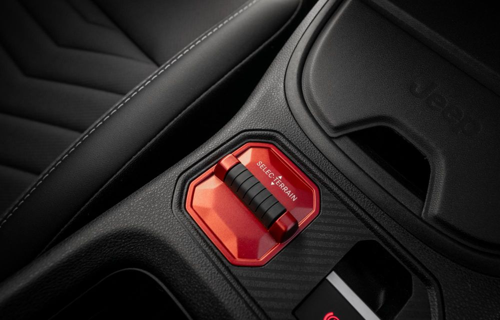 Noul Jeep Avenger facelift: design revizuit și motorizare nouă - Poza 32
