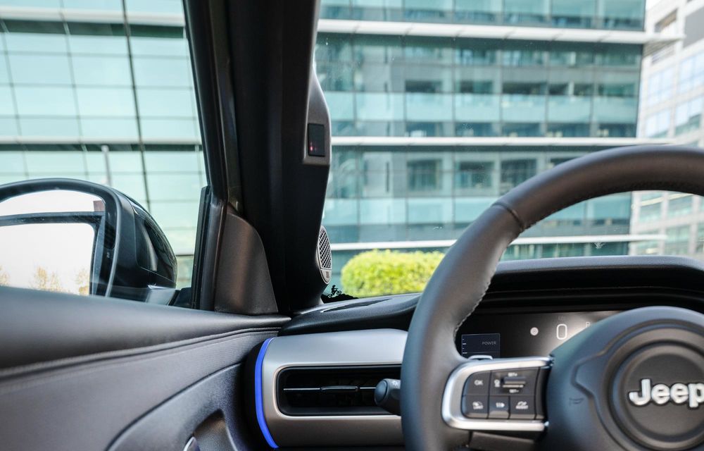 Noul Jeep Avenger facelift: design revizuit și motorizare nouă - Poza 33