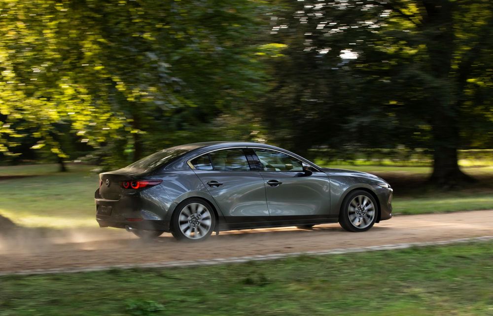 Noutăți pentru Mazda3: faruri LED Matrix și sistem care detectează motociclete - Poza 3