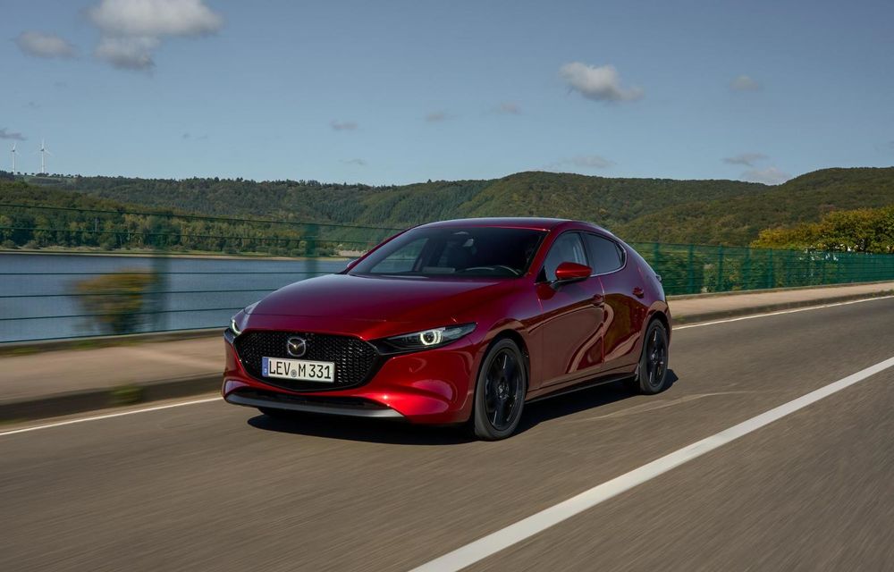 Noutăți pentru Mazda3: faruri LED Matrix și sistem care detectează motociclete - Poza 1