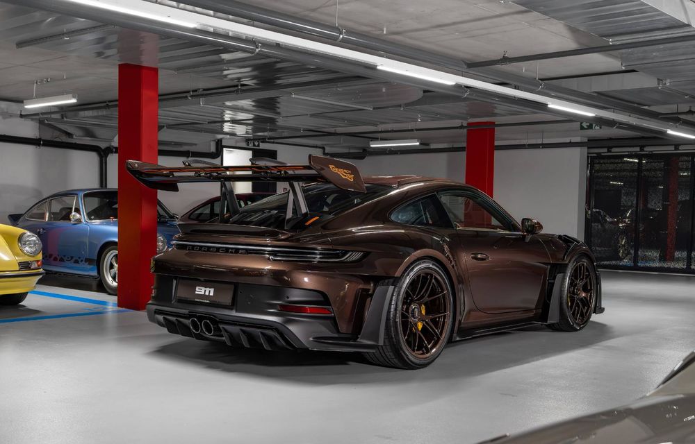 Porsche dezvăluie un nou 911 GT3 RS Sonderwunsch cu fibră de carbon maro - Poza 3