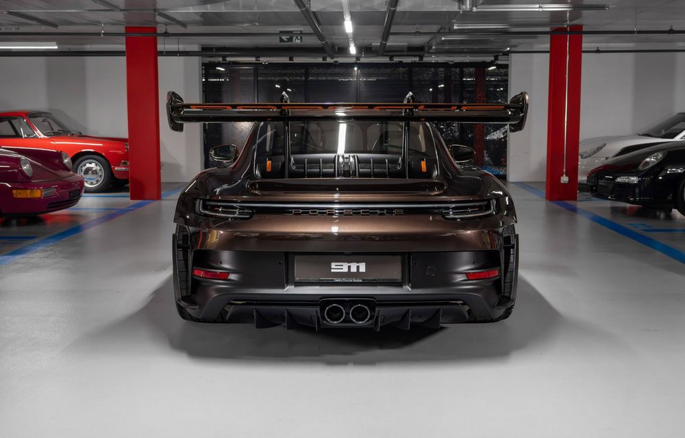 Porsche dezvăluie un nou 911 GT3 RS Sonderwunsch cu fibră de carbon maro - Poza 4