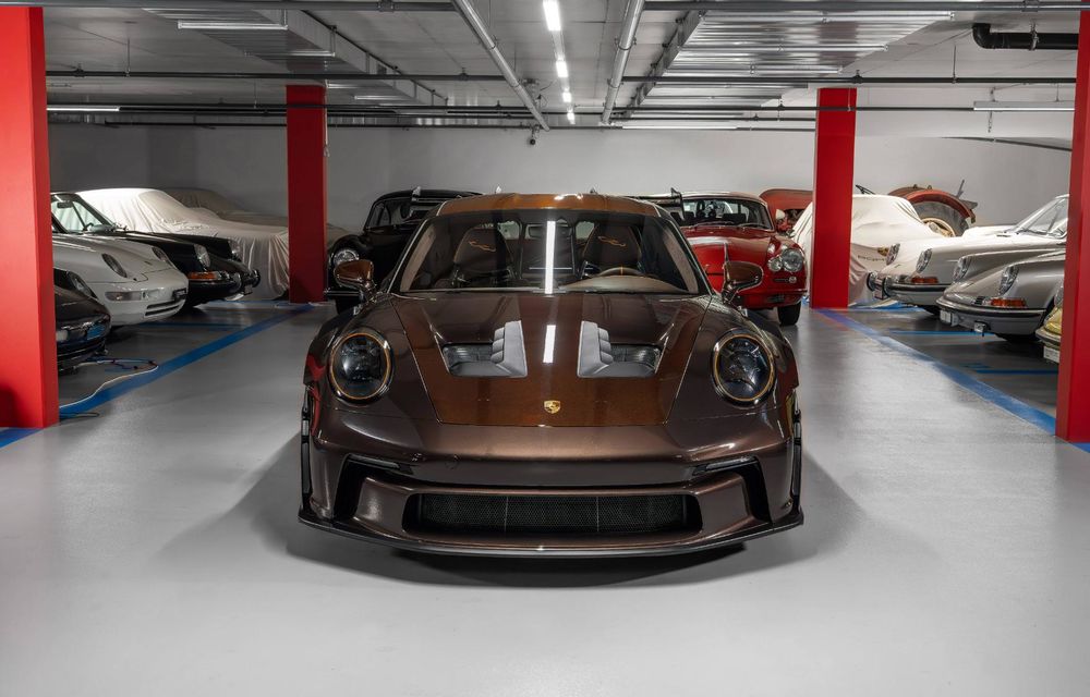 Porsche dezvăluie un nou 911 GT3 RS Sonderwunsch cu fibră de carbon maro - Poza 5