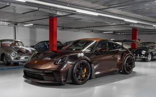 Porsche dezvăluie un nou 911 GT3 RS Sonderwunsch cu fibră de carbon maro