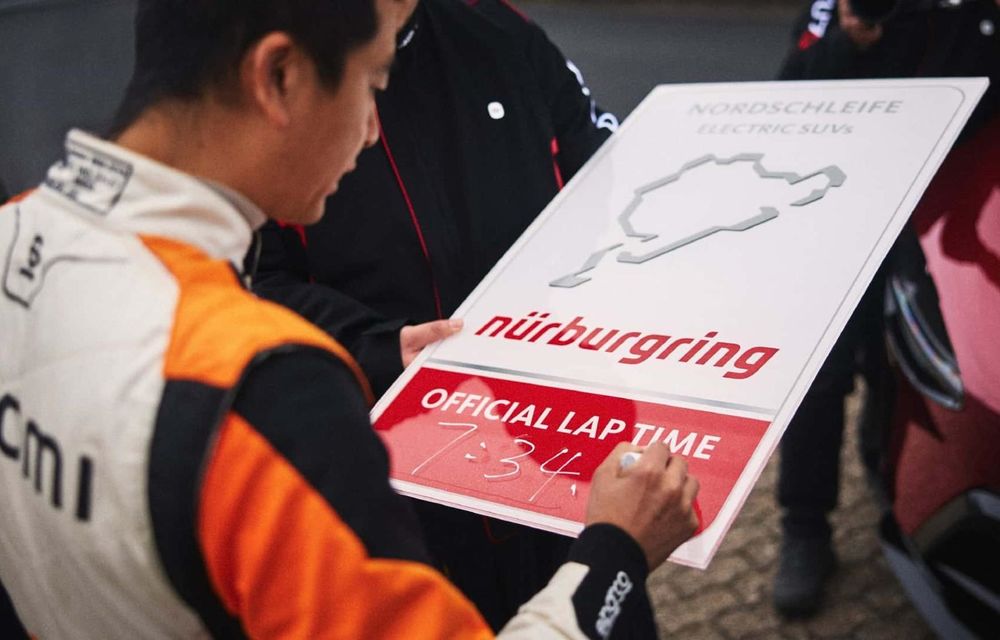RECORD: Xiaomi YU7 GT, cel mai rapid SUV pe Nurburgring - Poza 3 RECORD: Xiaomi YU7 GT, cel mai rapid SUV pe Nurburgring - Poza 3