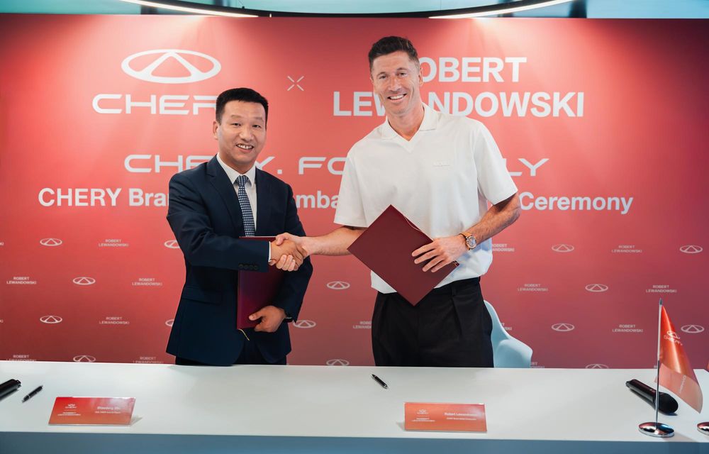 Robert Lewandowski devine ambasador global Chery - Poza 2 Robert Lewandowski devine ambasador global Chery - Poza 2