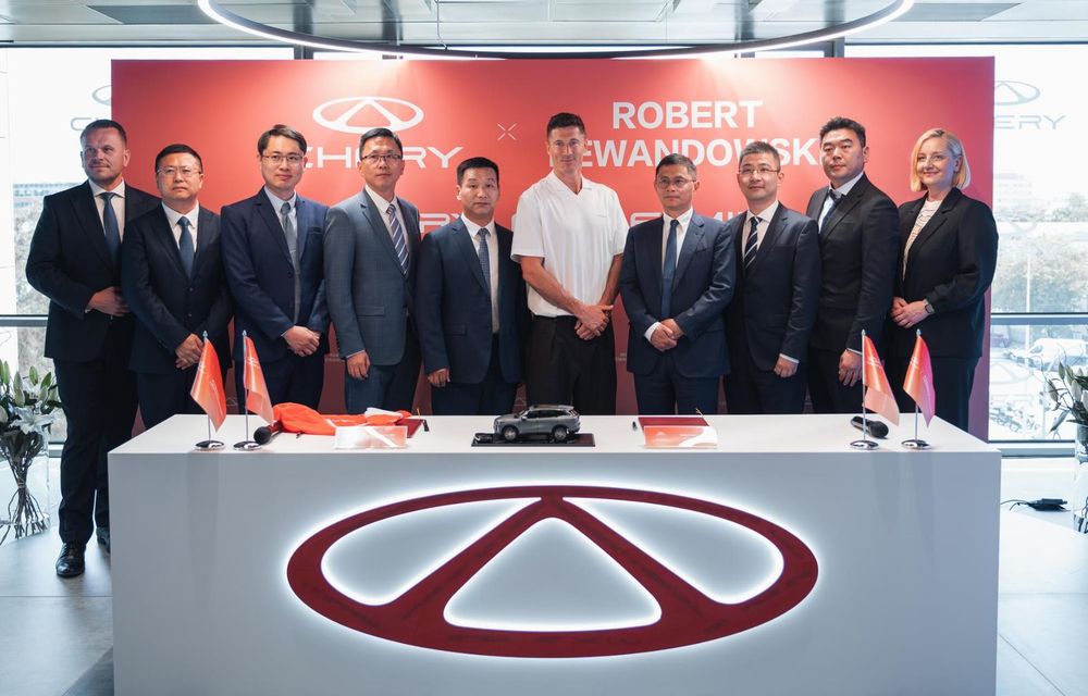 Robert Lewandowski devine ambasador global Chery - Poza 1 Robert Lewandowski devine ambasador global Chery - Poza 1