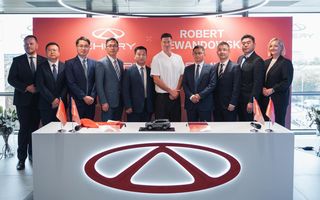 Robert Lewandowski devine ambasador global Chery