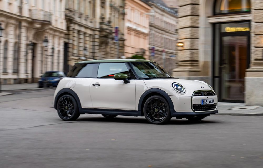Mini Paul Smith Edition, prezentat în premieră națională la Poli Auto Fest - Poza 1 Mini Paul Smith Edition, prezentat în premieră națională la Poli Auto Fest - Poza 1