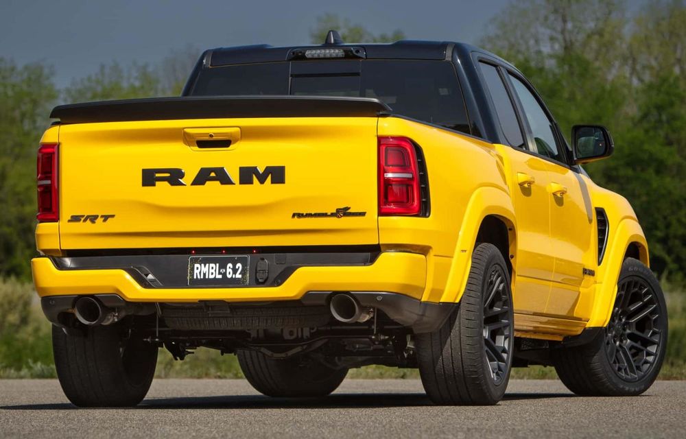 Noul Ram 1500 Bumble Bee: pick-up de performanță cu motor V8 de 777 CP - Poza 5 Noul Ram 1500 Bumble Bee: pick-up de performanță cu motor V8 de 777 CP - Poza 5