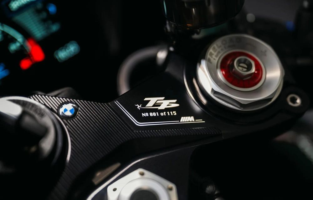 BMW lansează M 1000 RR Isle of Man TT Edition pentru aniversarea de 115 ani a celebrei curse - Poza 11 BMW lansează M 1000 RR Isle of Man TT Edition pentru aniversarea de 115 ani a celebrei curse - Poza 11