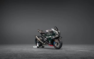 BMW lansează M 1000 RR Isle of Man TT Edition pentru aniversarea de 115 ani a celebrei curse BMW lansează M 1000 RR Isle of Man TT Edition pentru aniversarea de 115 ani a celebrei curse