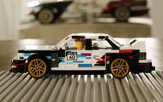 Machetă Lego pentru BMW M3 E30. Pachetul conține 358 de piese Machetă Lego pentru BMW M3 E30. Pachetul conține 358 de piese