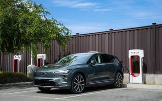 Volvo: mașinile electrice vor putea fi încărcate la stațiile Tesla din Europa Volvo: mașinile electrice vor putea fi încărcate la stațiile Tesla din Europa