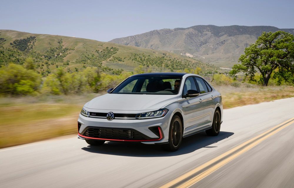Final de epocă: Volkswagen retrage cutia manuală din SUA - Poza 2