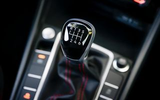 Final de epocă: Volkswagen retrage cutia manuală din SUA