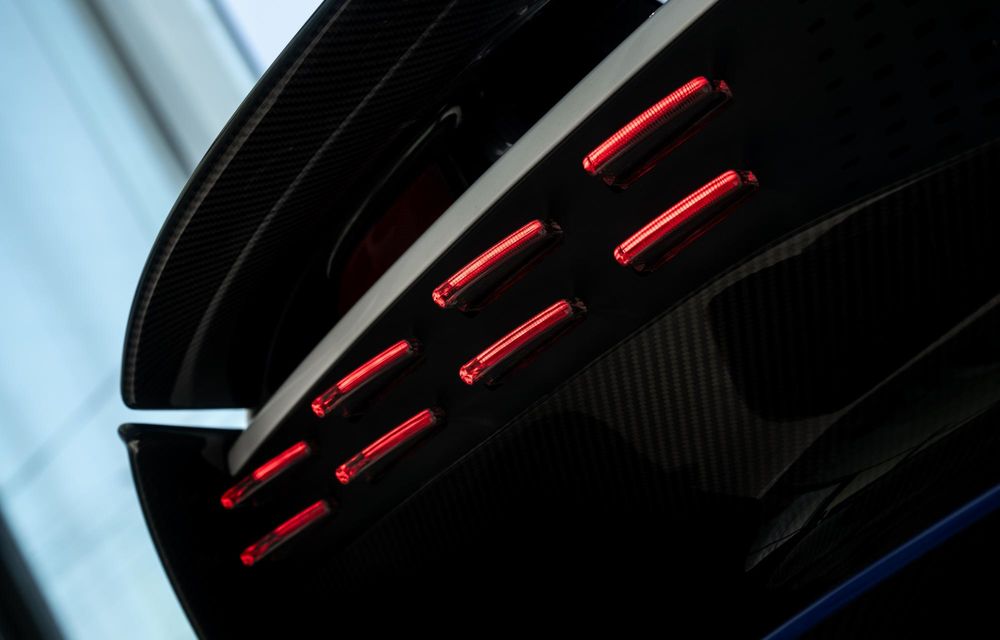Compania Holand Automotive Group devine importator oficial Aston Martin în România - Poza 7 Compania Holand Automotive Group devine importator oficial Aston Martin în România - Poza 7