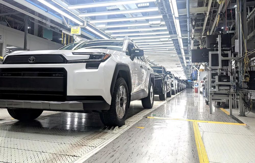 Toyota: a treia lună consecutivă de scădere a vânzărilor - Poza 2 Toyota: a treia lună consecutivă de scădere a vânzărilor - Poza 2