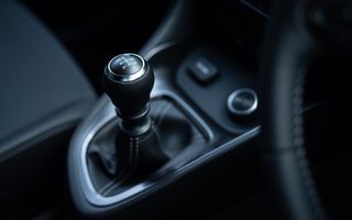 Toyota: cutie manuală simulată pentru mașini electrice, inclusiv simularea opririi motorului