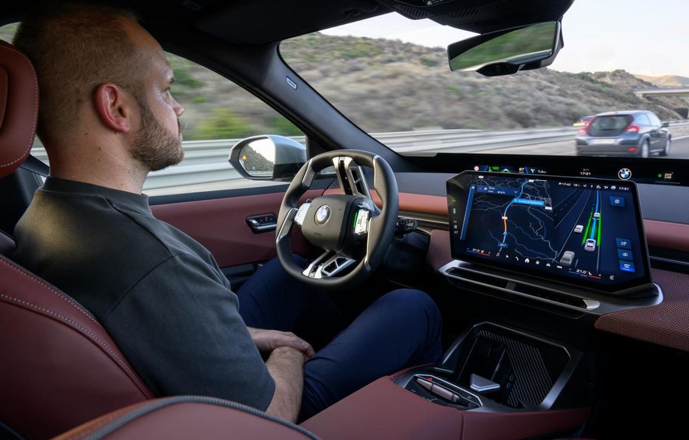 BMW Highway Assistant: peste 200 de milioane de kilometri parcurși de clienți fără mâini pe volan - Poza 1