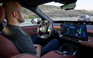 BMW Highway Assistant: peste 200 de milioane de kilometri parcurși de clienți fără mâini pe volan