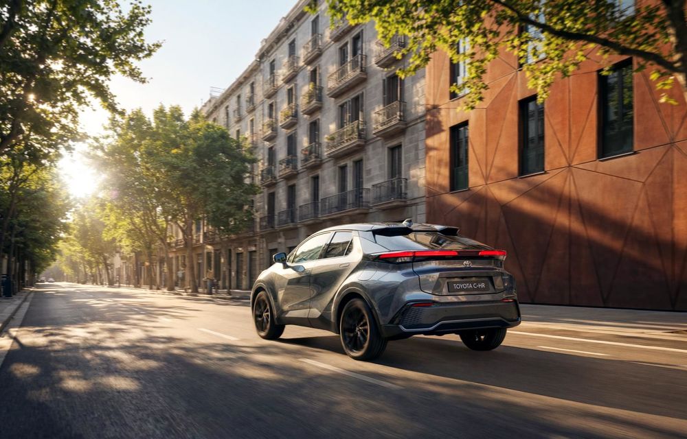 Toyota C-HR: peste 2 milioane de exemplare vândute în 10 ani - Poza 3 Toyota C-HR: peste 2 milioane de exemplare vândute în 10 ani - Poza 3