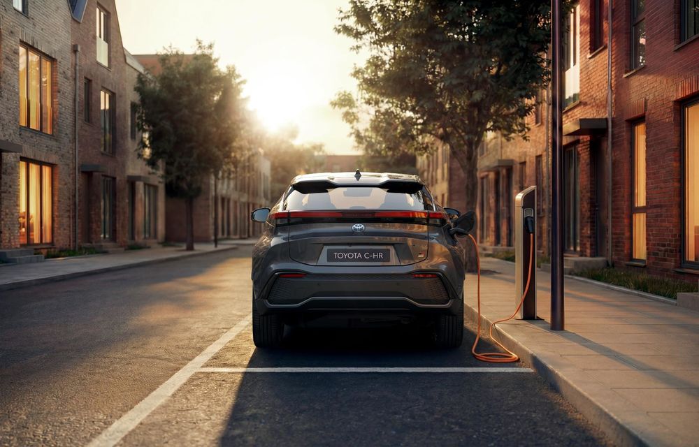 Toyota C-HR: peste 2 milioane de exemplare vândute în 10 ani - Poza 4 Toyota C-HR: peste 2 milioane de exemplare vândute în 10 ani - Poza 4