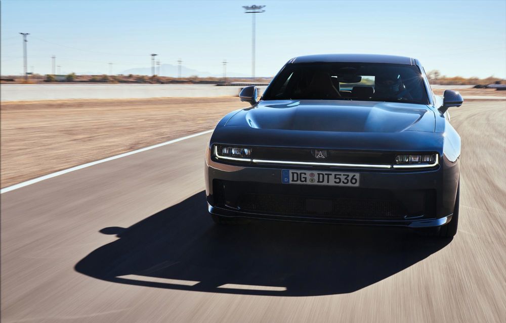 Dodge Charger revine în Europa. Preț de pornire de 66.000 euro - Poza 4 Dodge Charger revine în Europa. Preț de pornire de 66.000 euro - Poza 4