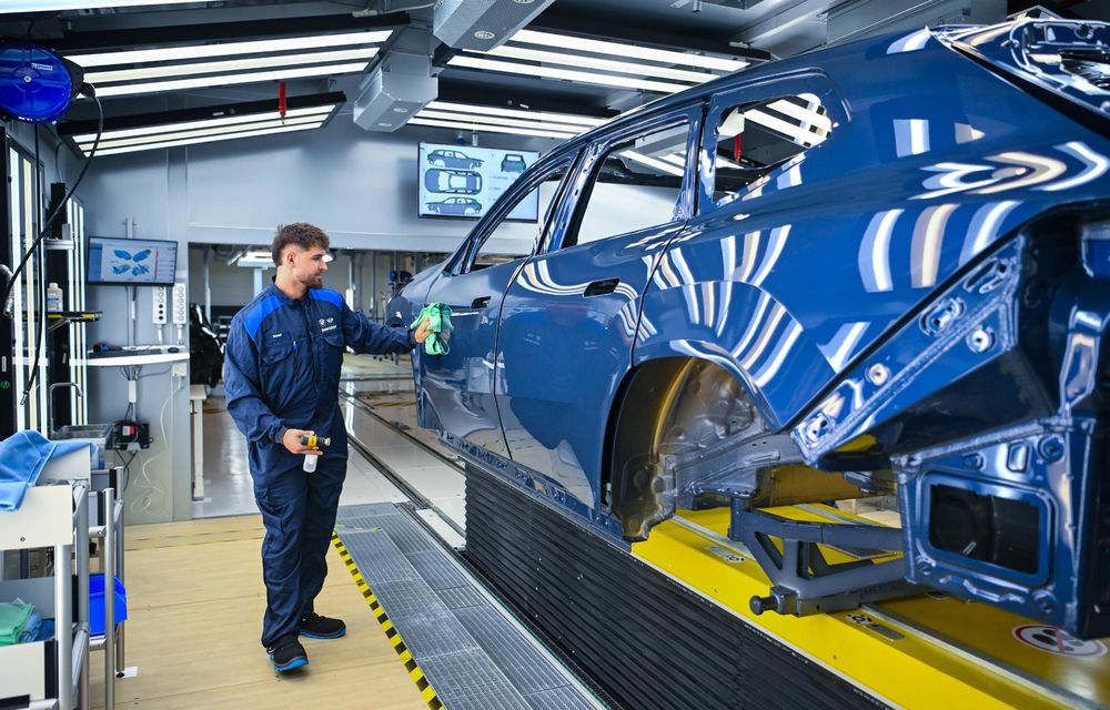 REPORTAJ: Am vizitat uzina BMW din Debrecen, locul unde se produce noul iX3 - Poza 40