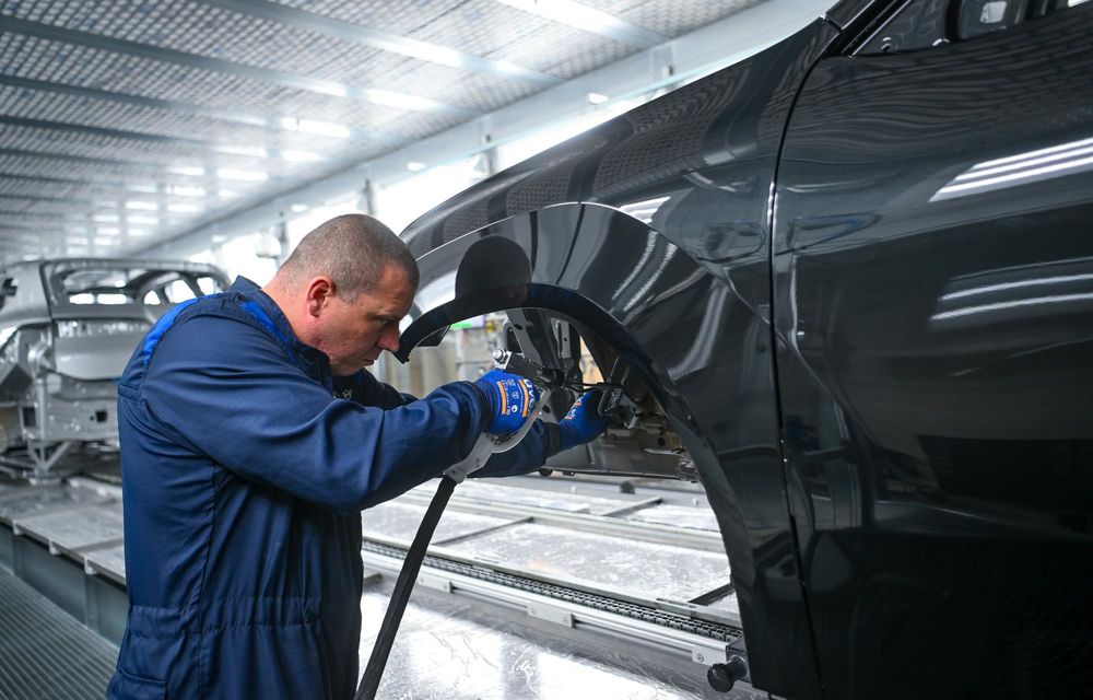 REPORTAJ: Am vizitat uzina BMW din Debrecen, locul unde se produce noul iX3 - Poza 43